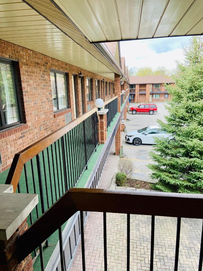 Green Acres Motel Mississauga Luaran gambar